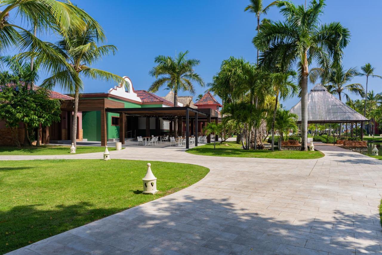 Tropical Deluxe Princess Punta Cana Exterior photo